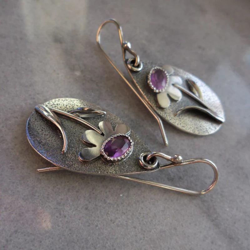 Pamela | Retro earrings with three-dimensional flowers.