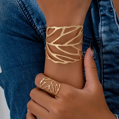 Natalia | Vintage leaf design bracelet
