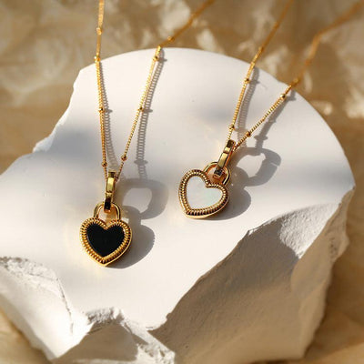 Ofelia | Black and white heart necklace in gold