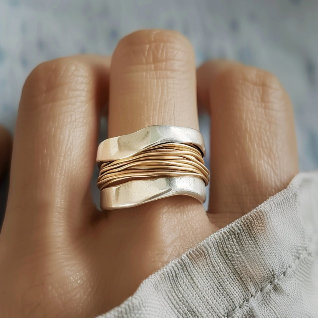 Diana | Ring of golden silver threads