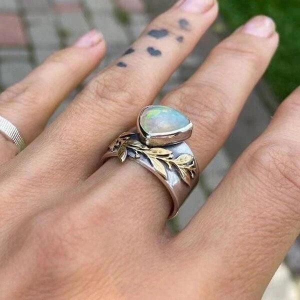 Zulema | Geometric opal leaf ring