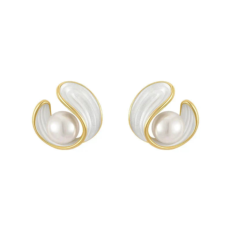 Doris | Luxury white opal earrings with pearls in gold.