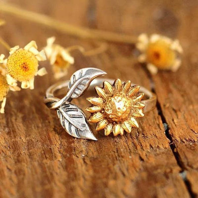 Mónica | Adjustable golden sunflower ring