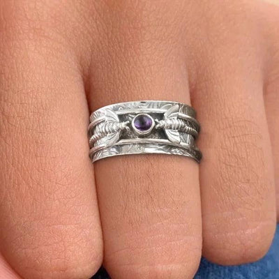 María | Purple Bee Gemstone Meditation Ring