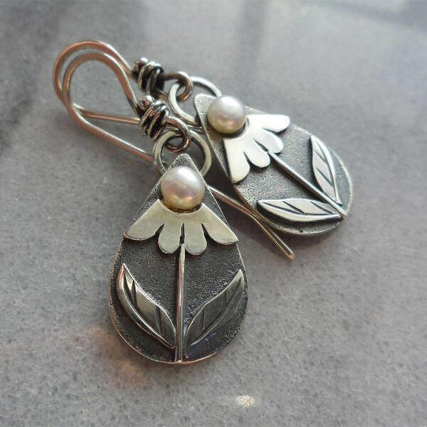 Greta | Teardrop Flower Earrings