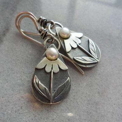 Greta | Teardrop Flower Earrings