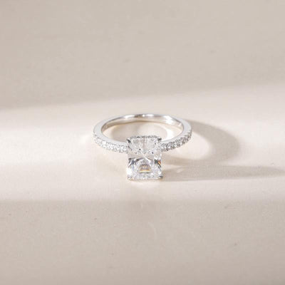 Ariadna | Lumina Radiant Solitaire Ring
