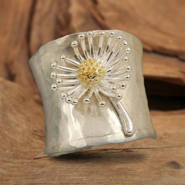 Rebeca | Wide ring with flowering daisies