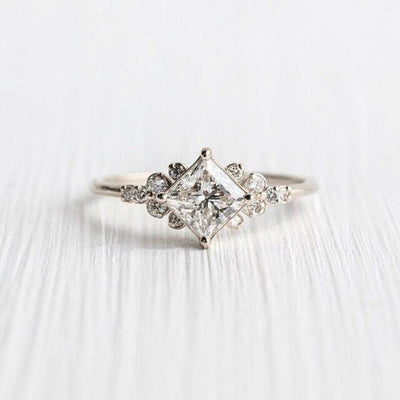 Carla | Luxury ring with cubic zirconia made of gold and silver.