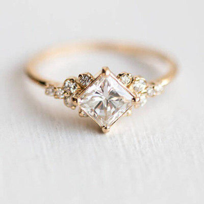 Carla | Luxury ring with cubic zirconia made of gold and silver.