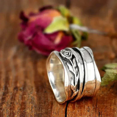 Fernanda | Vintage silver ring with flower