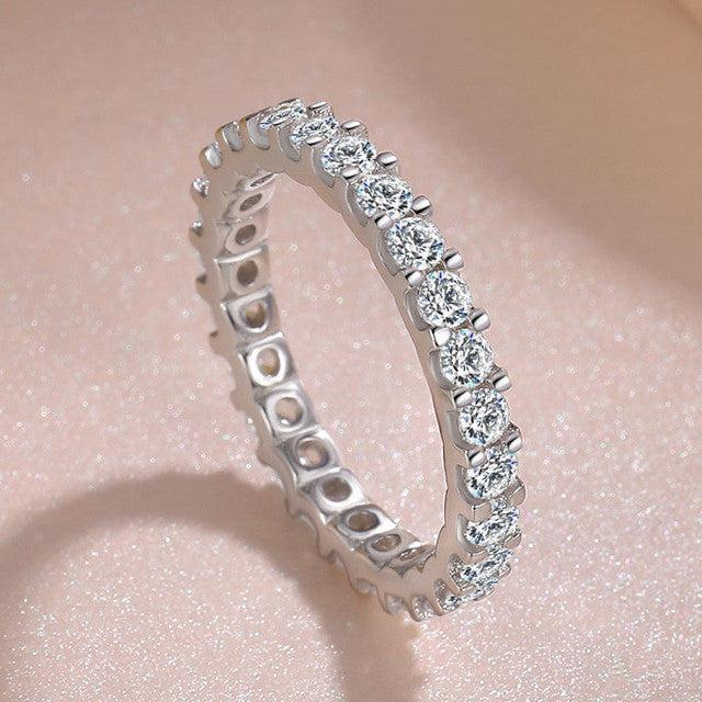 Lorena | Silver ring with zircon inlays