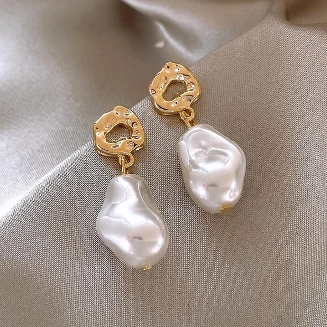 Xara | Bohemian pearl earrings in gold