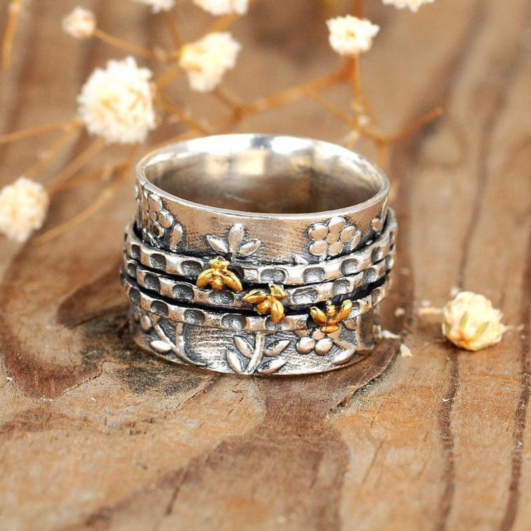 Zaira | Small bee flower ring