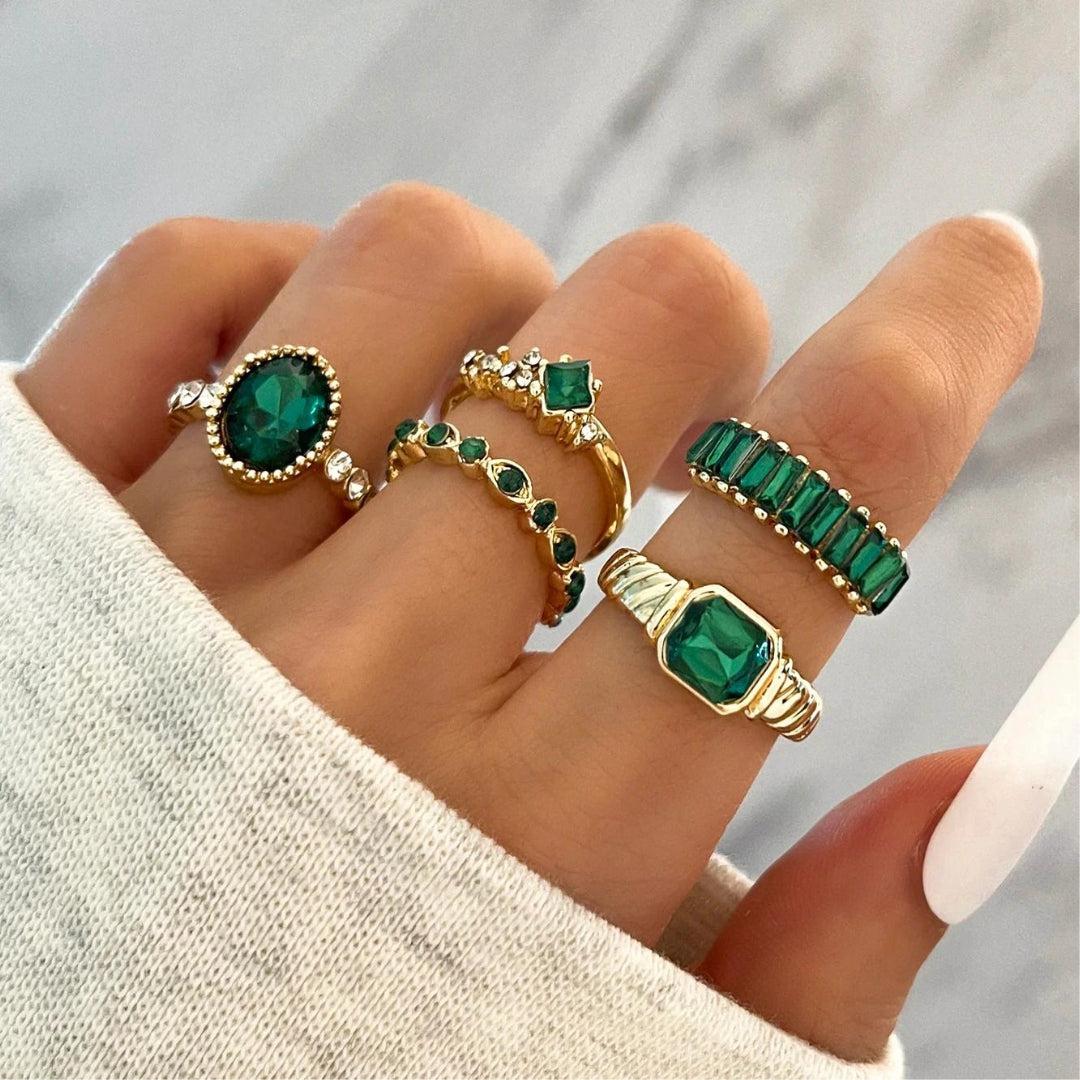 Delia | Luxury rings with green zircons in gold