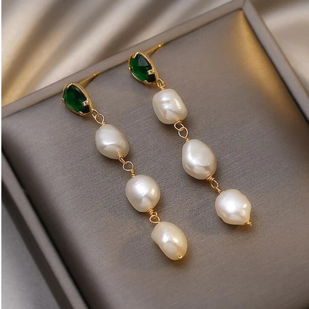 Blanca | Emerald pearl dangle earrings in gold