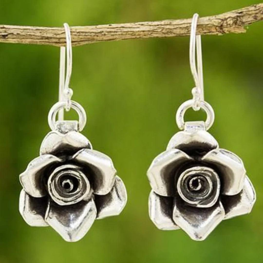 Fabiana | Vintage silver flower earrings