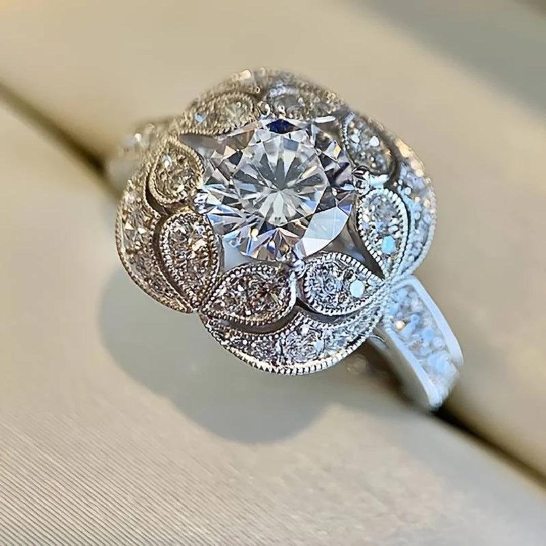 Consuelo | Shiny vintage silver ring