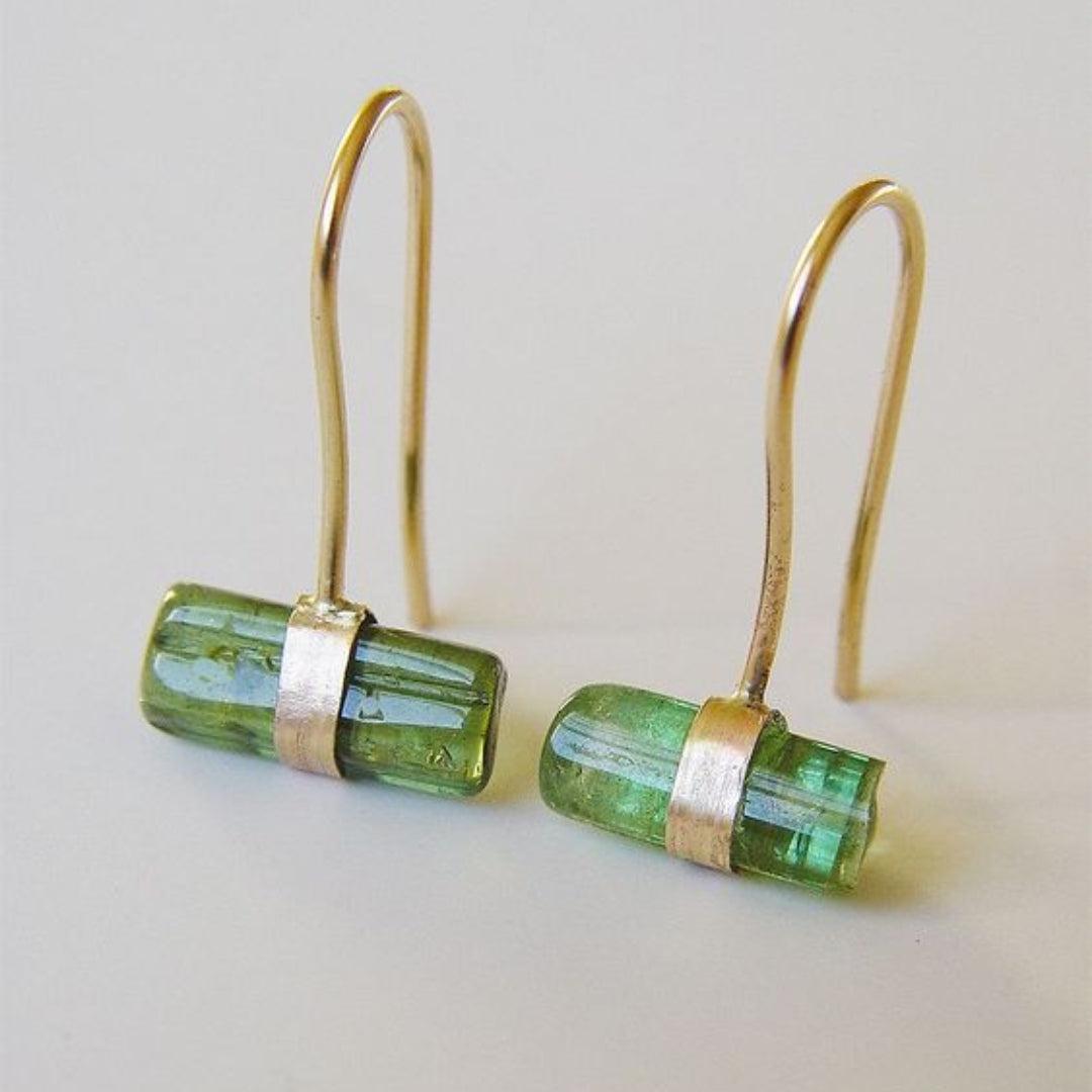 Lourdes | Vintage gold earrings with green stone