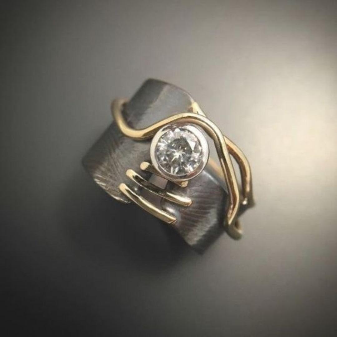 Vera | Dark vintage ring with zircons