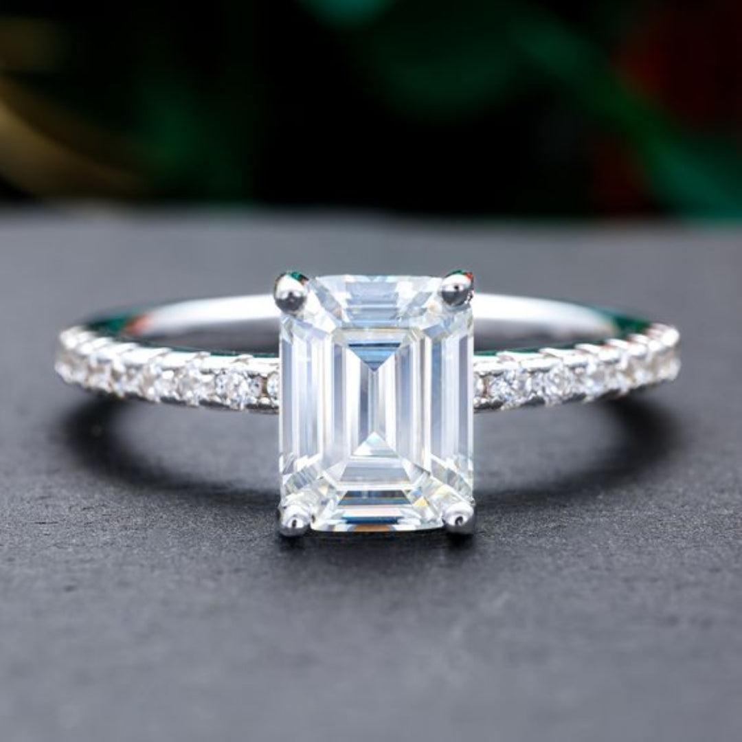Marcela | Vintage silver ring with zirconia and white crystal