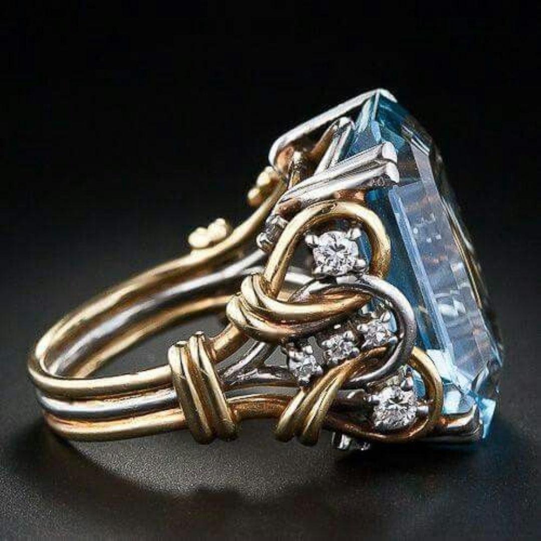 Graciela | Vintage style gold ring with blue zirconia
