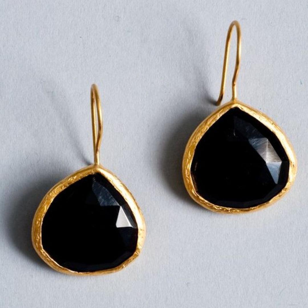 Nina | Vintage gold earrings with black stone