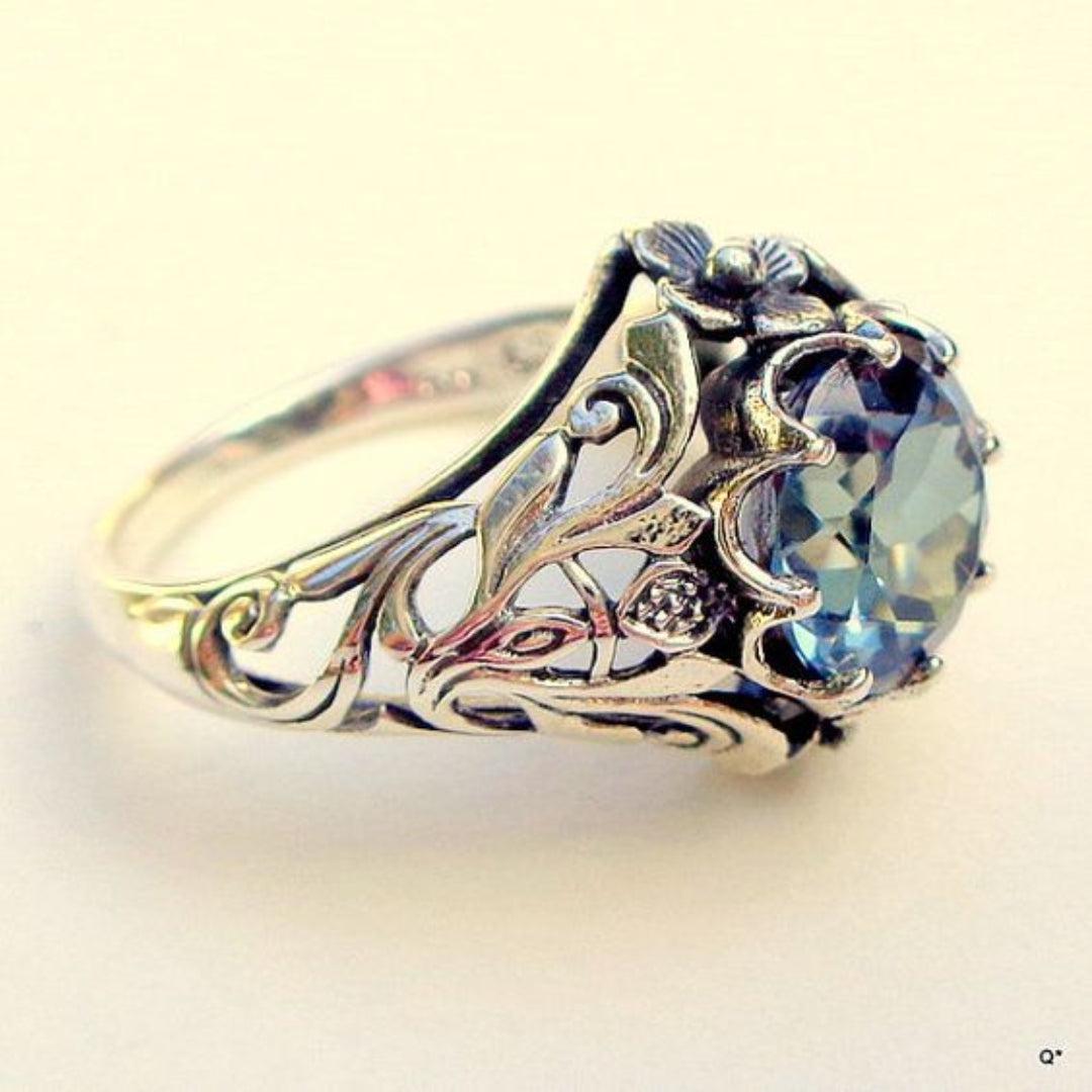 Zahira | Vintage silver ring with blue crystal