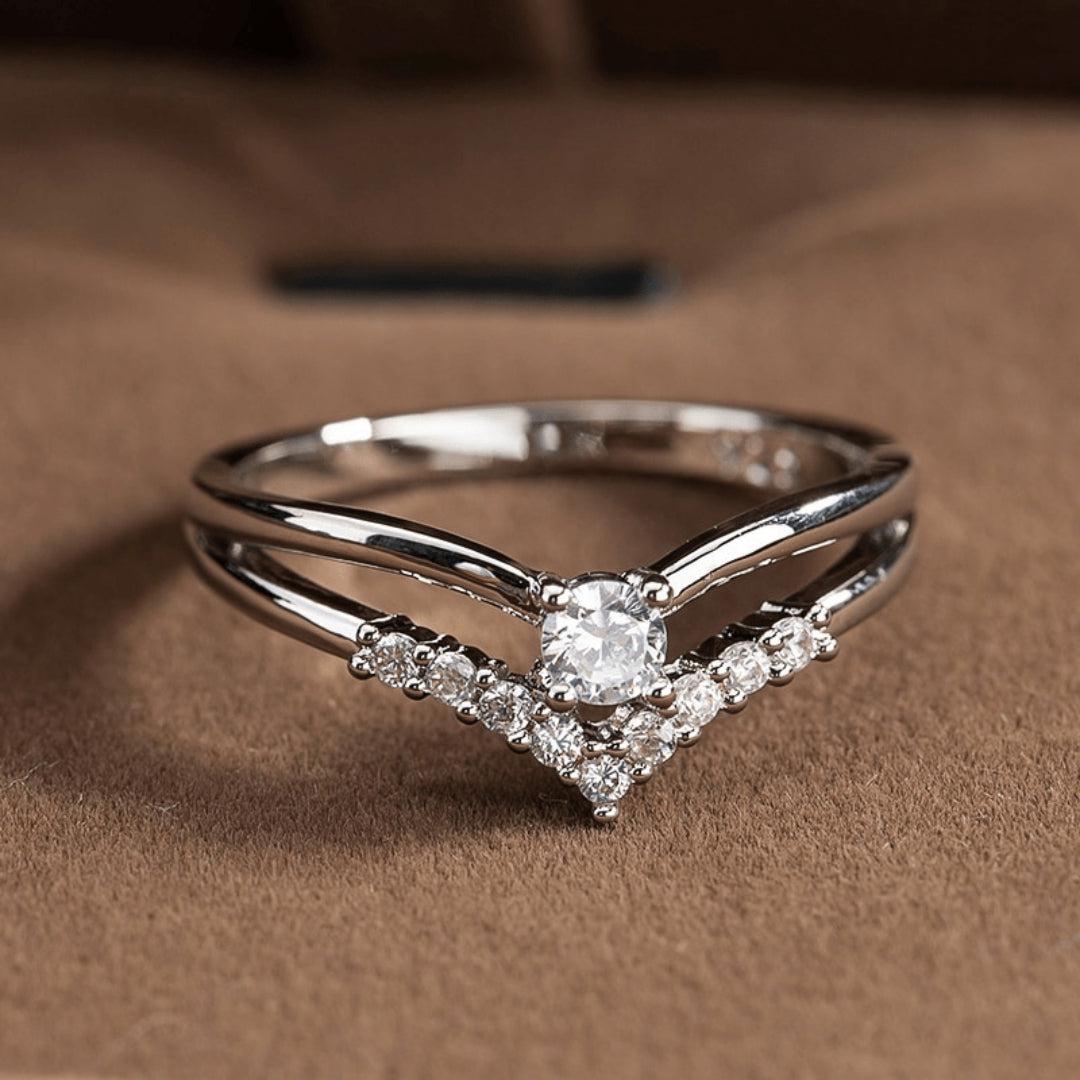 Yoselin | Elegant Sterling Silver Brilliant Ring