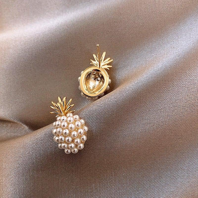 Carla | Tropical pineapple and pearl earrings