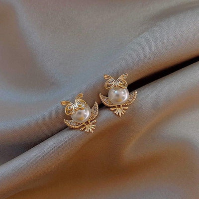 Flora | Golden owl earrings