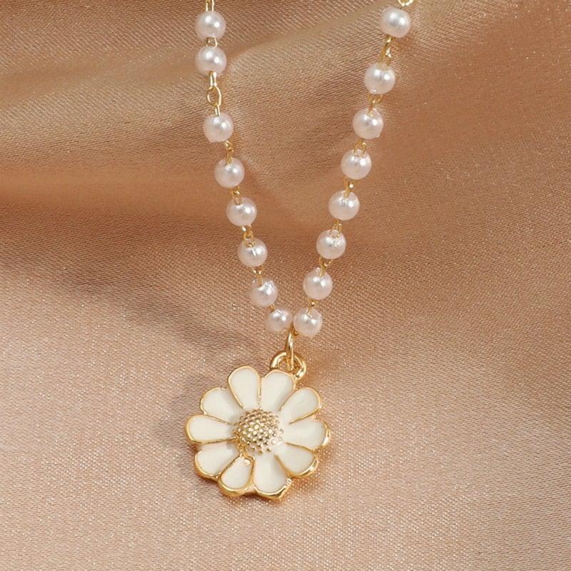 Noelia | Daisy pendant with pearl
