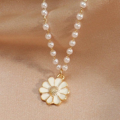 Noelia | Daisy pendant with pearl