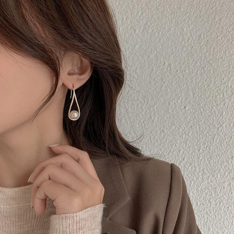 Tatiana | Rose gold pearl earrings