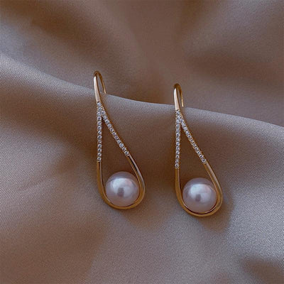 Tatiana | Rose gold pearl earrings