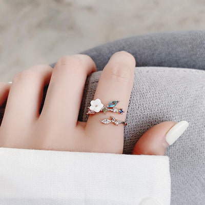 Rosa | Adjustable Wildflower Ring with Gold Gemstones