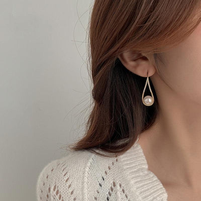 Tatiana | Rose gold pearl earrings