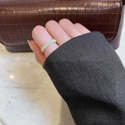 Dayana | Luxury gold and pearl ring.