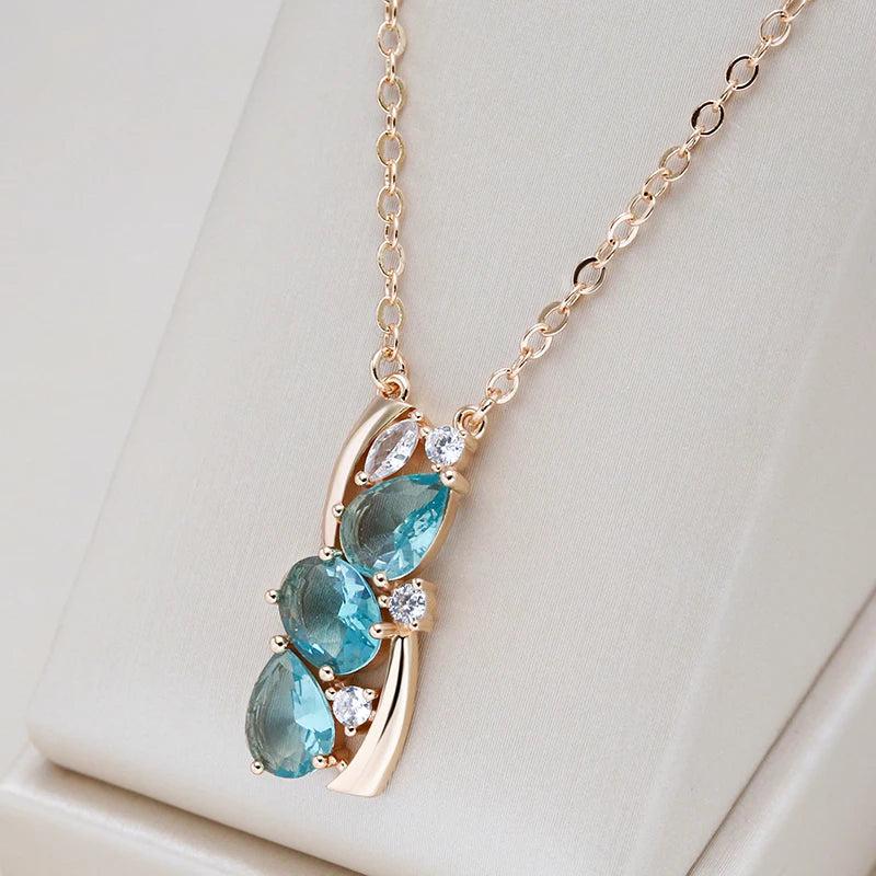 Nerea | Elegant blue crystal necklace in gold.