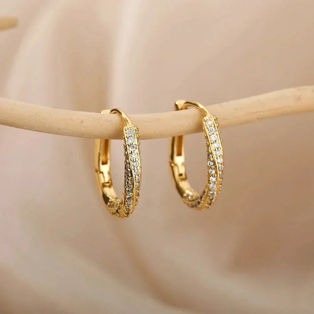 Valeria | Minimalist irregular shiny gold earrings