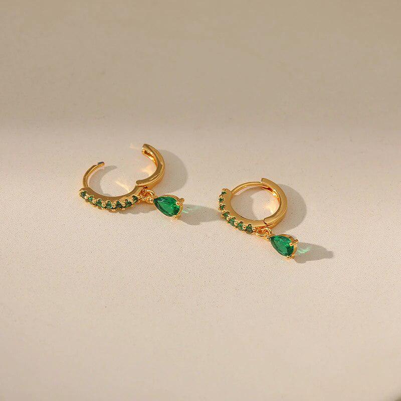 Penélope | Zirconia earrings with emerald in gold