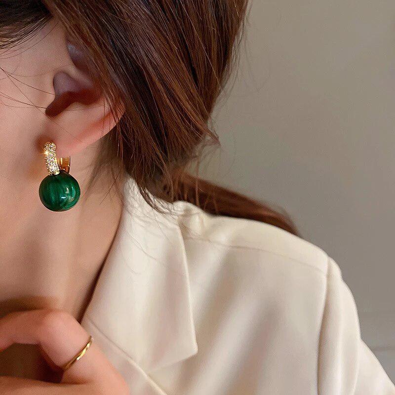 Paula | Green pearl earrings in gold
