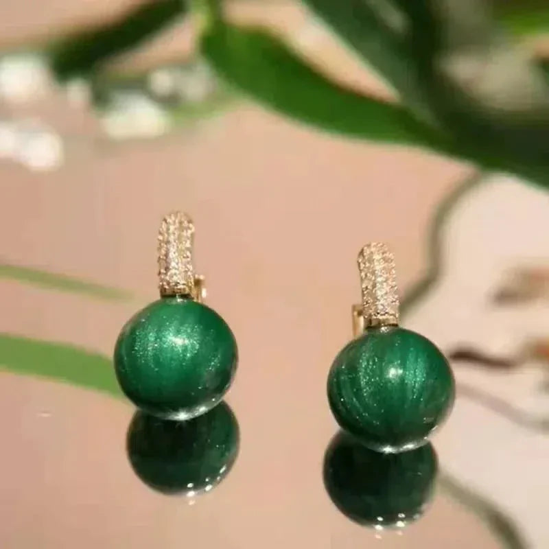 Paula | Green pearl earrings in gold