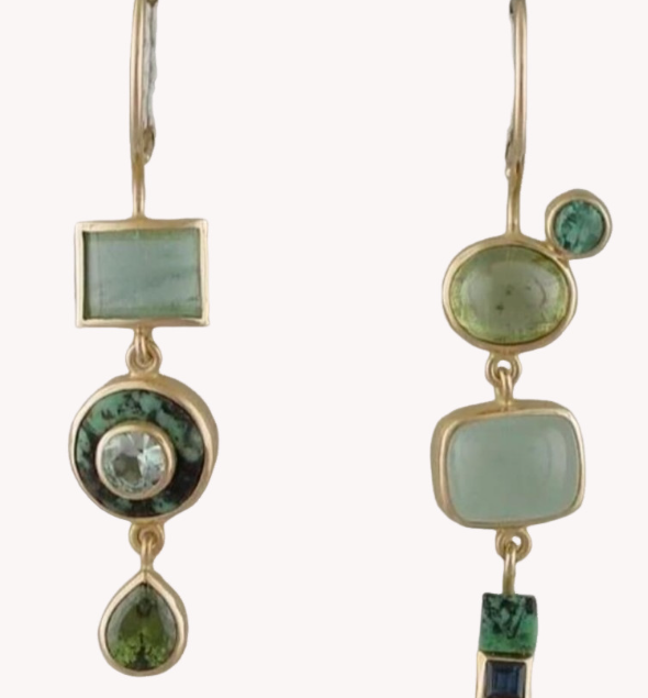 Petra | Vintage earrings with dangling green stones