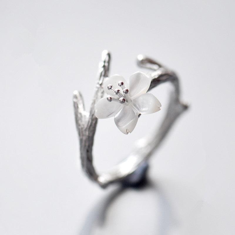 Noelia | Natural white jade rings