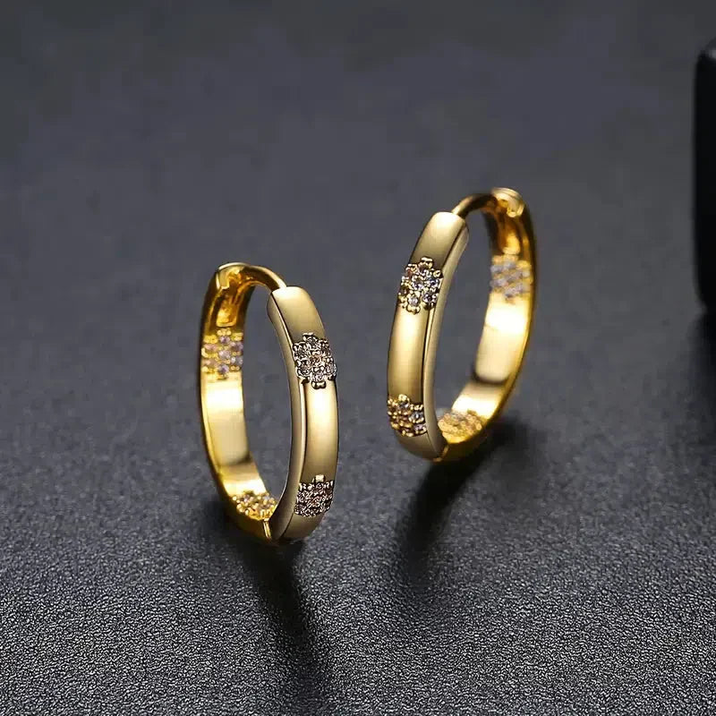 Griselda | Vintage hoop earrings with golden flowers