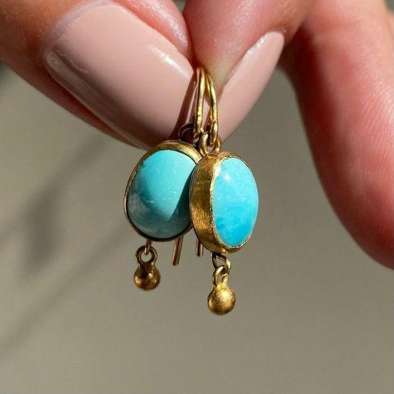 Jimena | Vintage gold blue stone earrings