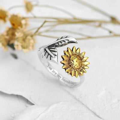 Mónica | Adjustable golden sunflower ring