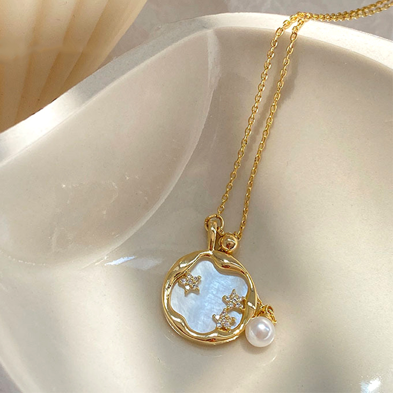 Genoveva | Moonstone and pearl necklace in gold