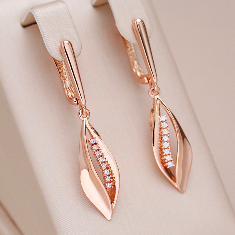 Milagros | Elegant lace earrings with zirconia in rose gold